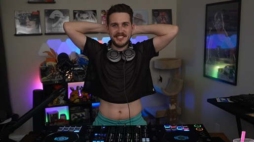 Josgar DJing